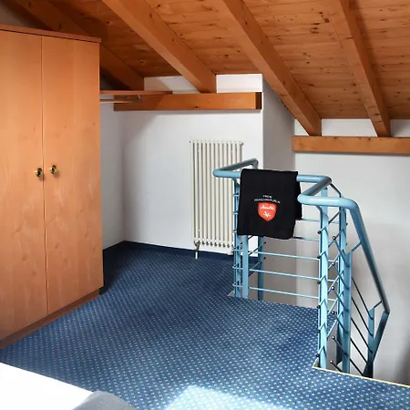 Du Glacier - The Dom Collection Hotel