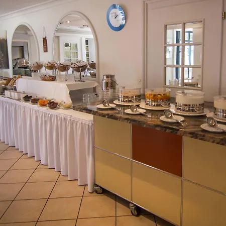 Du Glacier - The Dom Collection 3*