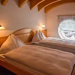Hotel Du Glacier - The Dom Collection