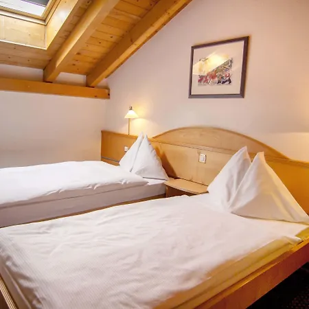 Du Glacier - The Dom Collection Hotel